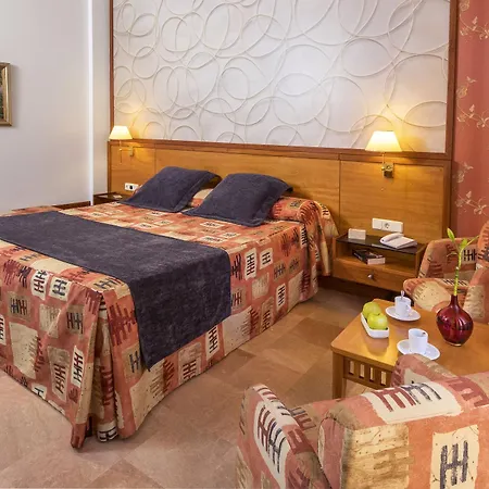 ホテル Porto Cristo El Port De La Selva