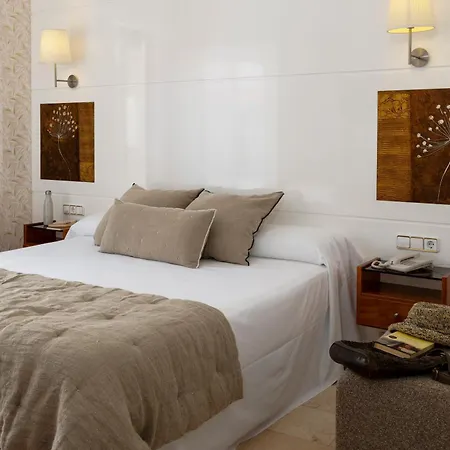 Hotel Porto Cristo 4*